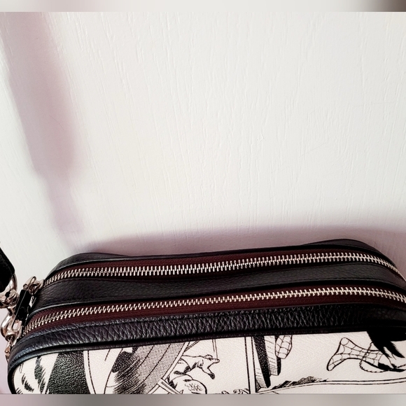 Marvel x Coach Crossbody - Picture 7 of 16